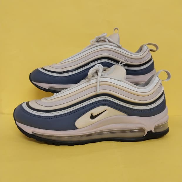 여성 나이키 에어맥스 97 울트라그레이 (파티클로즈) 운동화 (240)