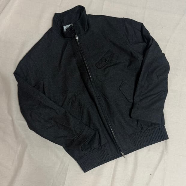 Stu 하이넥 스트라이프 울 해링턴 자켓 다크그레이