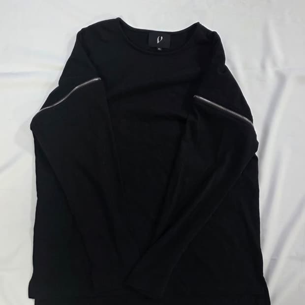 [Vibrate] 메탈 숄더 지퍼 롱슬리브