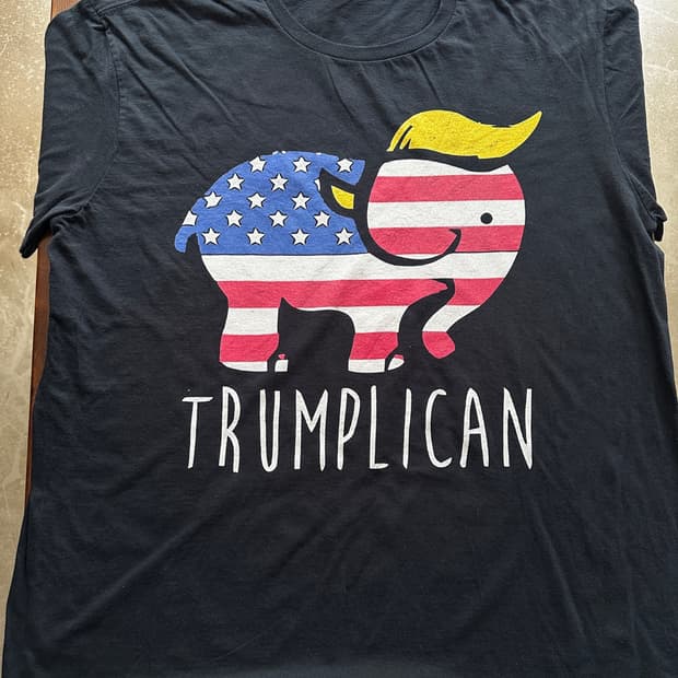 TRUMPLICAN 그래픽 티셔츠