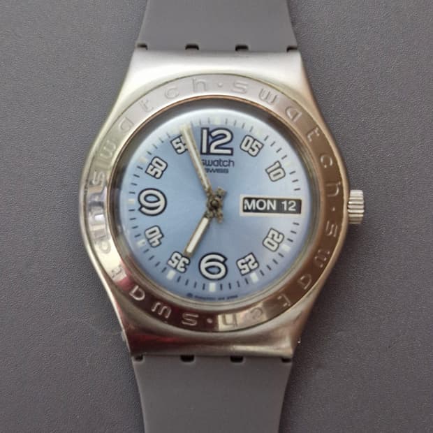 03) 빈티지 스와치 아이러니 시계 