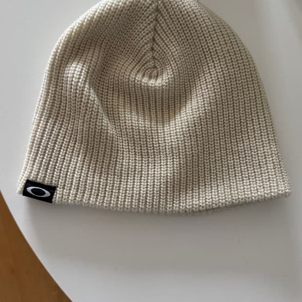 오클리 비니 새상품 (free 사이즈)