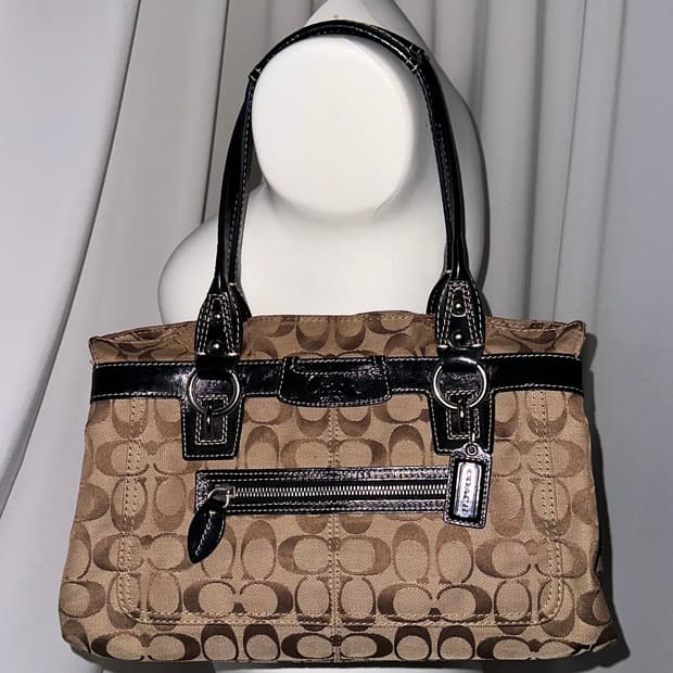 코치 시그니처 패턴 숄더백