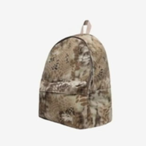 스투시 하이랜더 백팩 구해요