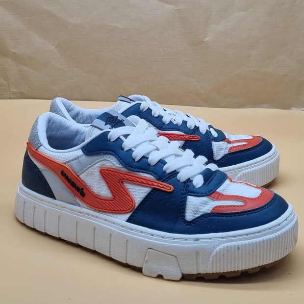 엄브로 패커보이 운동화250 