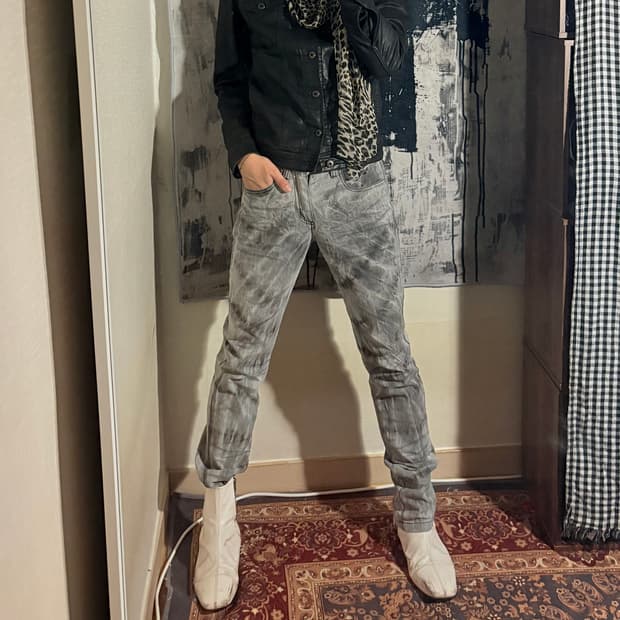 2000’s LOWBOX rock chic jeans