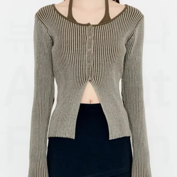 유즈 투 톤 홀터 레이어드 니트 카키 뉴진스 해린 착용