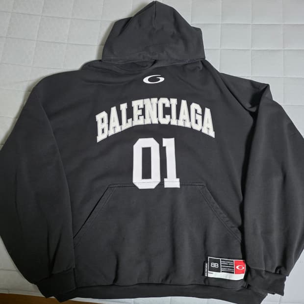 발렌시아가 바스켓볼 후드티 L 팝니다