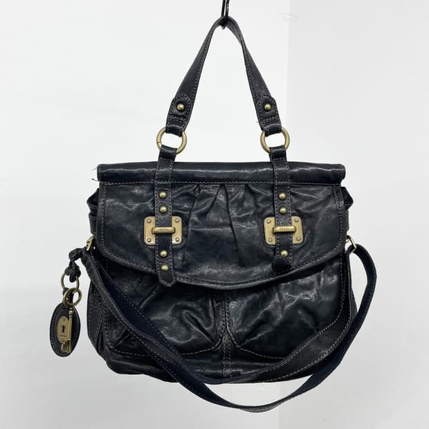 파슬 키 버클 사첼백