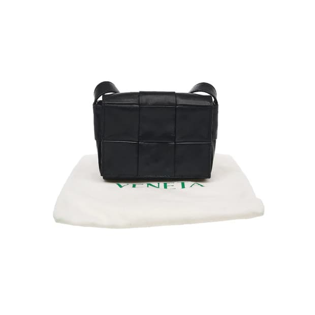 [S급] 보테가베네타 미니 레더 카세트백 판매합니다!!!