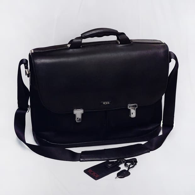 투미 (TUMI) 포뮬러T 타르가 가죽탑 브리프케이스 (숄더.크로스)