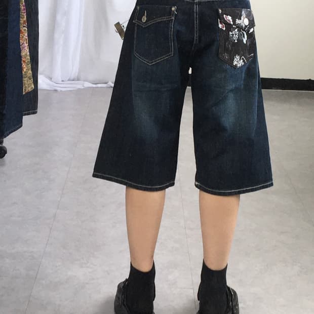 Oriental needle work denim half pants