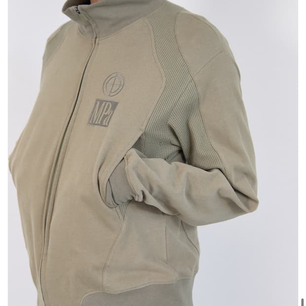 플라스틱 프로덕트 집업