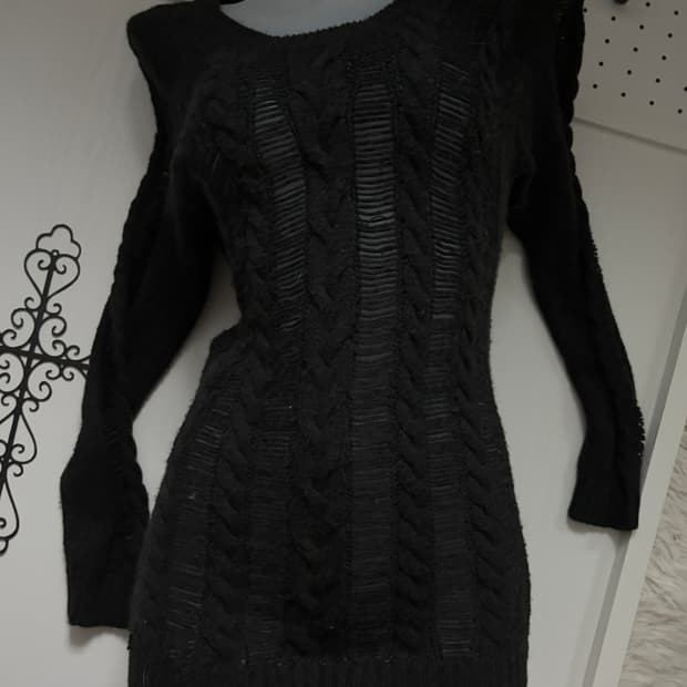 • dark gray damage knitwear