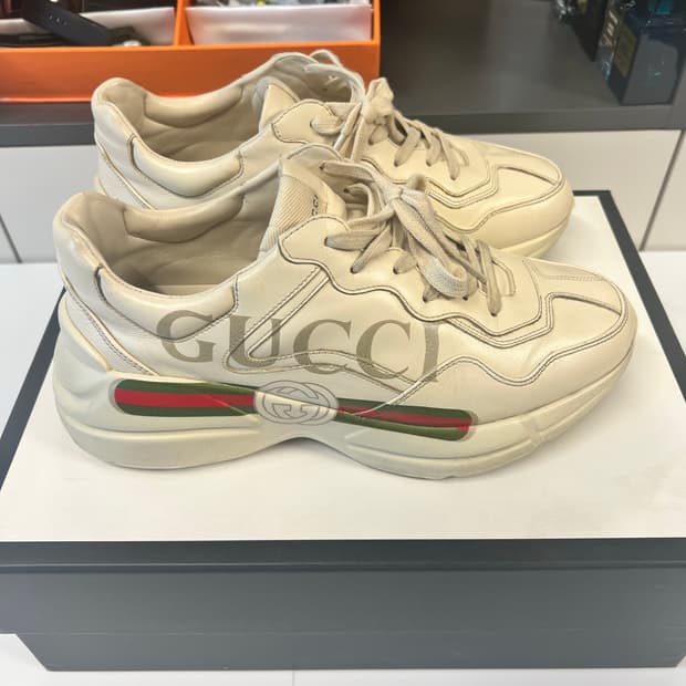 구찌 백화점 정품 라이톤 띠로고 265사이즈 스니커즈 아이보리 50087