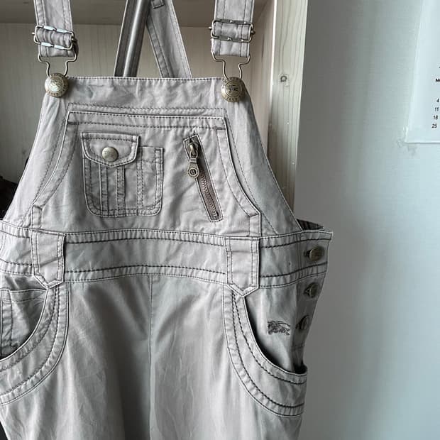 버버리 로고 멜빵