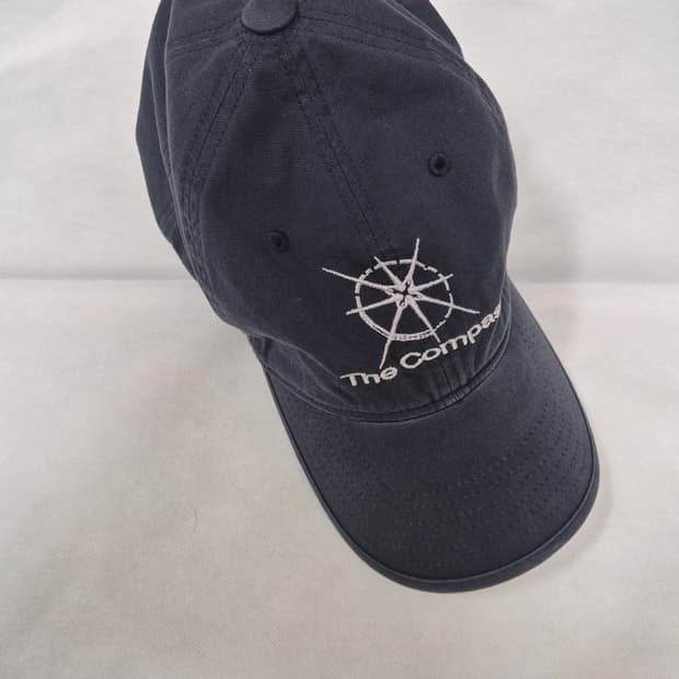 한로로 X 해칭룸 VTG Compass 볼캡