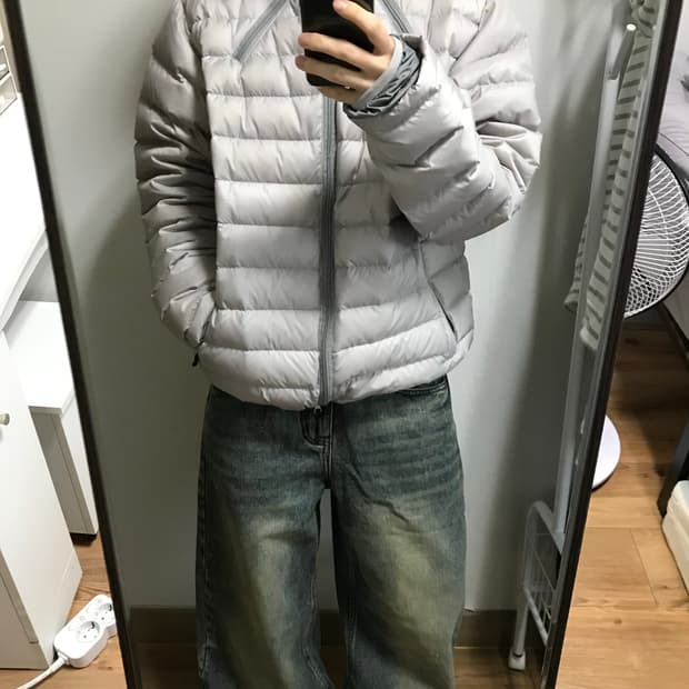 그레이 경량패딩