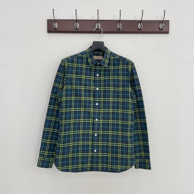 버버리 신형 체크 셔츠