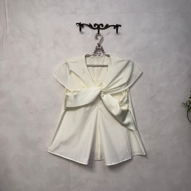 Ivory shirring ribbon sleeveless