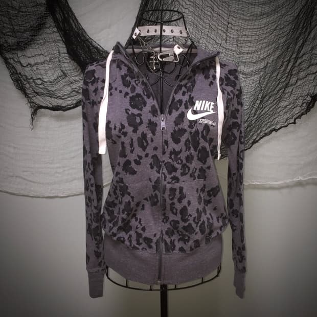 Vtg Nike gray leopard slim hood zip-up