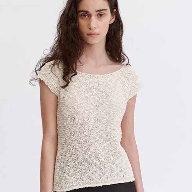Lo61 탑 Jana Boat Neck Top in Cream