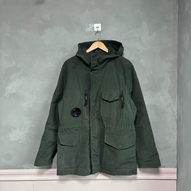 CP컴퍼니 고글 워시드 야상 자켓