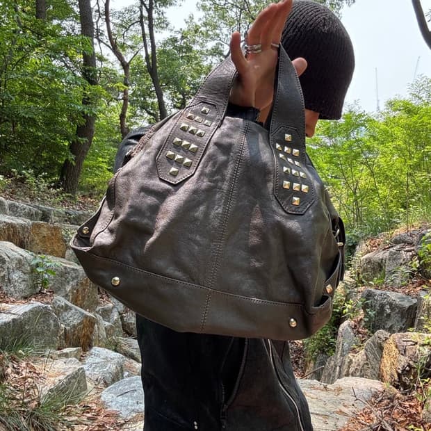 vintage pyramid stud bag
