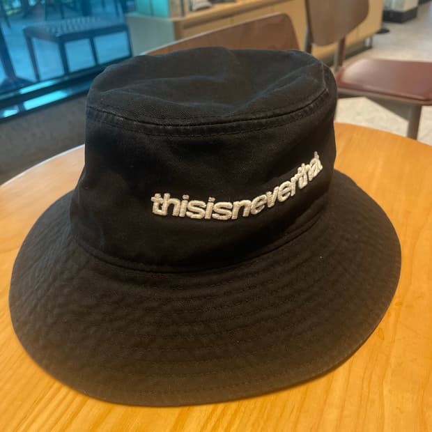 디스이즈네버댓 뉴에라 블랙 버킷햇