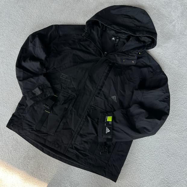 아디다스 블랙 바람막이 