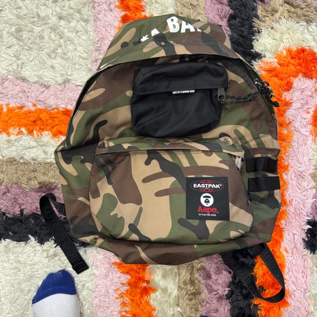 Aape x Eastpak 카모 백팩