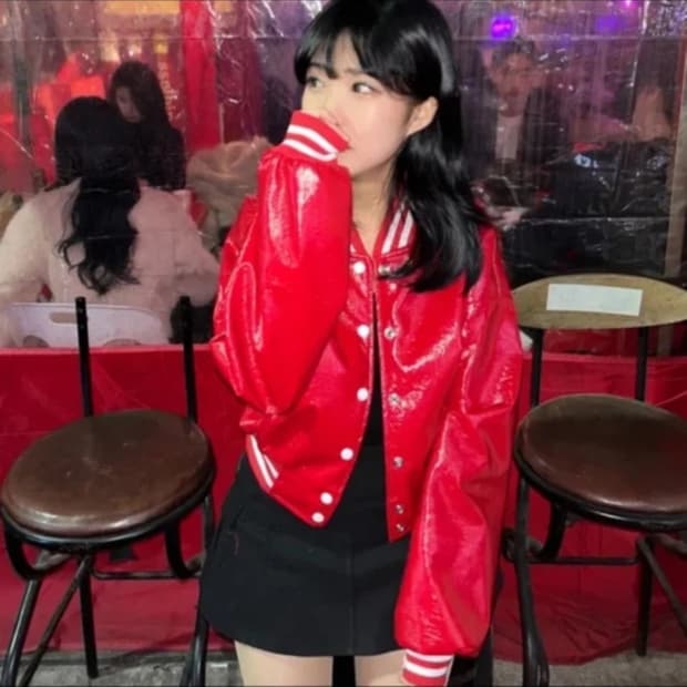 글로시 레드 레더 자켓