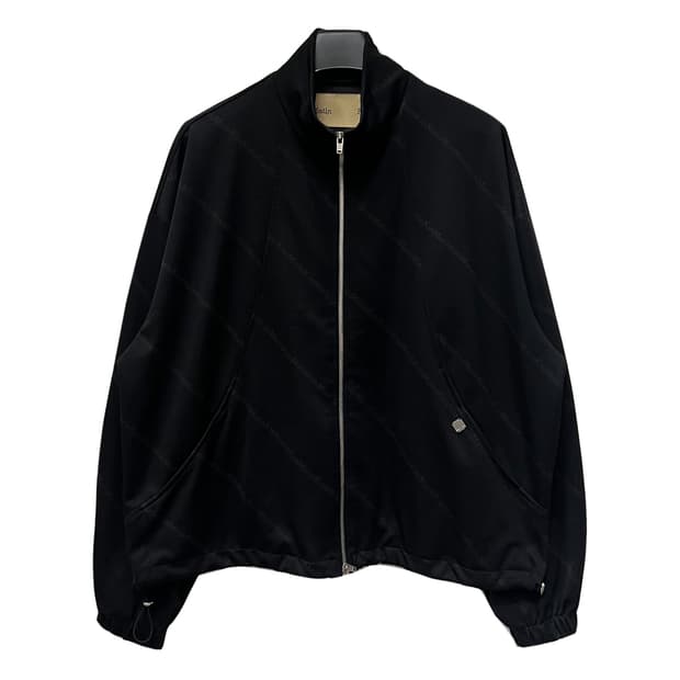 마뗑킴 다이애그널 멀티 로고 투웨이 자켓 FREE