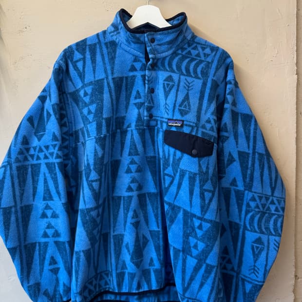 파타고니아 신칠라 블루 아즈텍 패턴 L