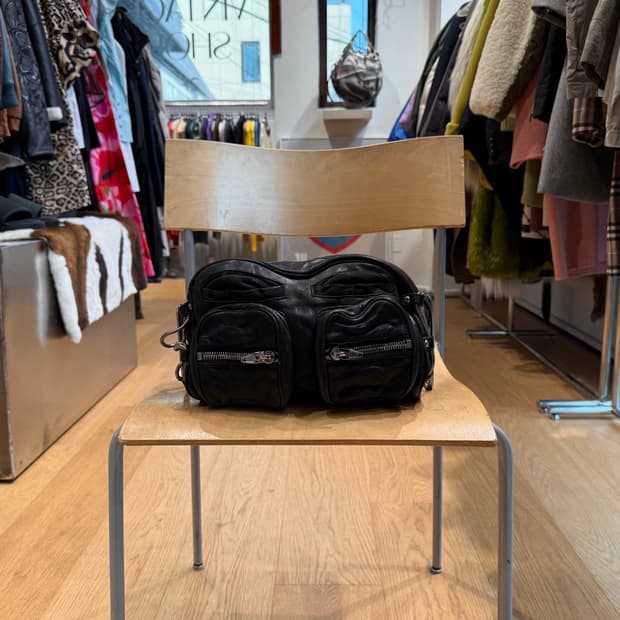 알렉산더 왕 블랙 브렌다 체인 크로스백