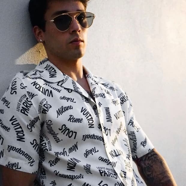 루이비통 시티 로고 프린트 실크셔츠 ㅡ 100~105