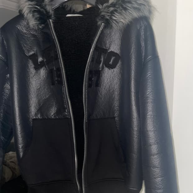 Lecyto Trimming Bomber Hood Zip-Up