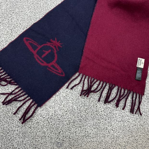 비비안웨스트우드 리버서블 머플러