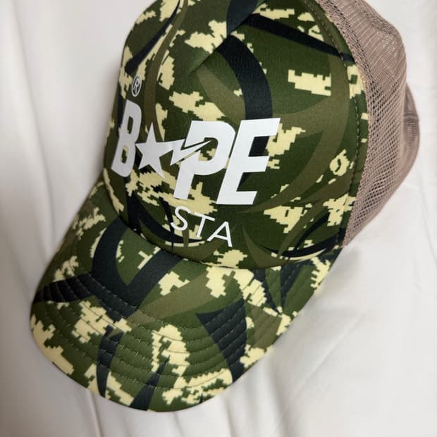 [급처] 베이프 X 클랏 에그라 카모 트러커 캡