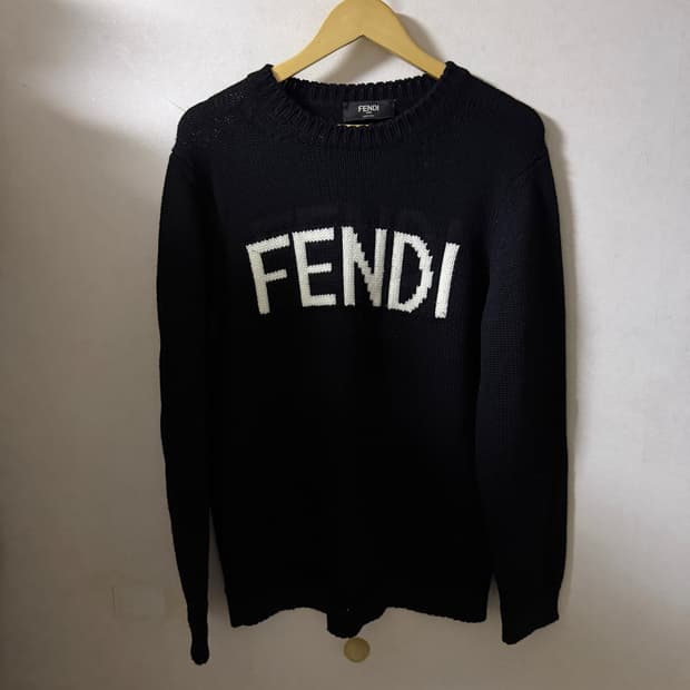 펜디 FENDI 기본 로고 코튼 라운드넥 니트 52(남성 100정도)