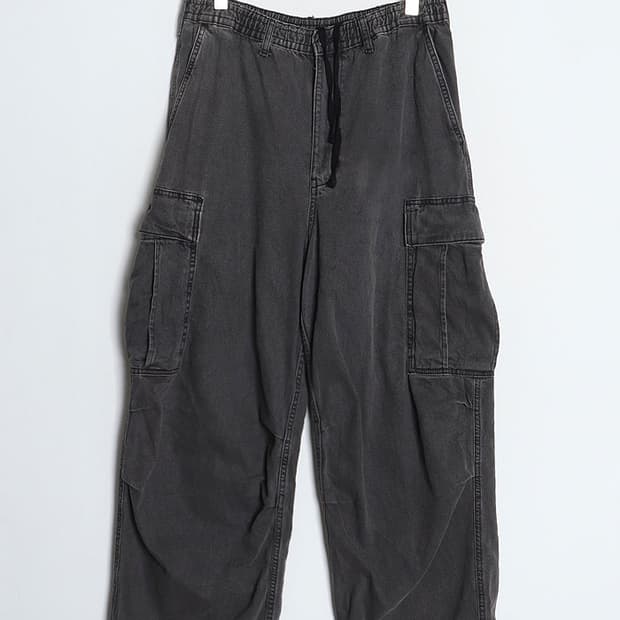  G U Wide-Fit Denim Cargo Pant (32)
