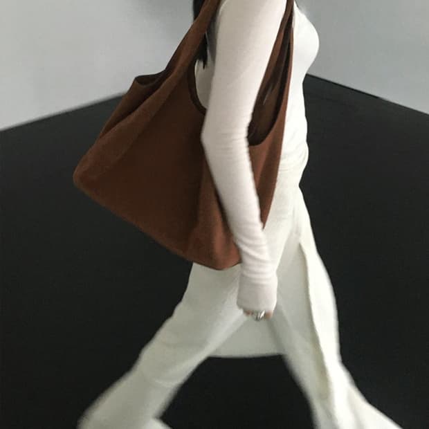 르에브 스웨이드백