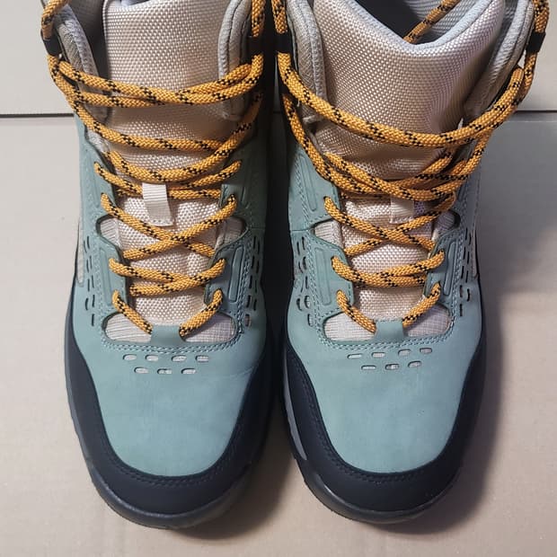 자라( ZARA )트레킹화 ( 사이즈 265mm )