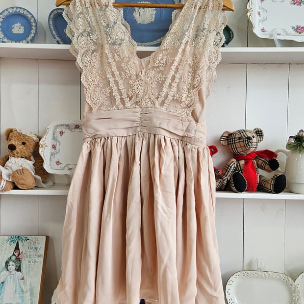 레이스 V넥 피치베이지 원피스