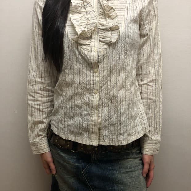 빈티지 화이트 스트라이프 프릴 블라우스