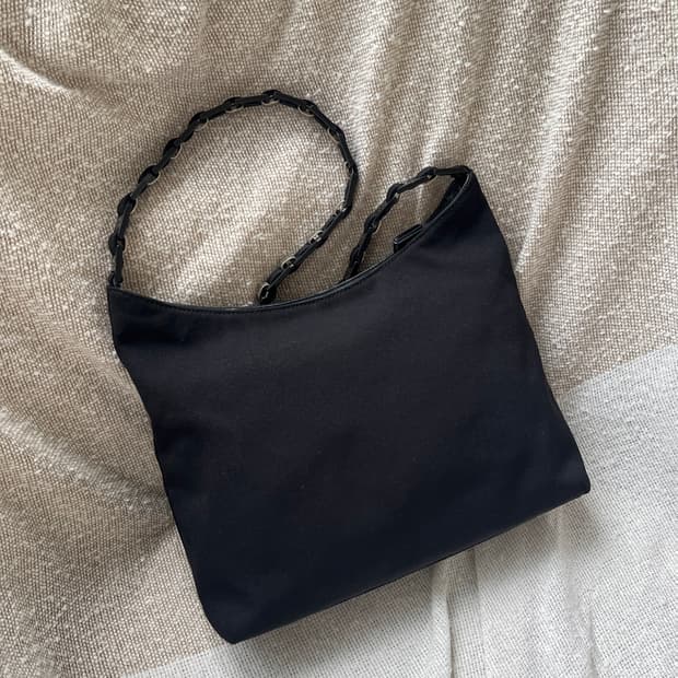 페라가모 바라 체인 스트랩 나일론 숄더백