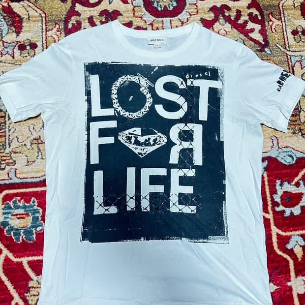 디젤 LOST FOR LIFE 화이트 프린팅 티셔츠