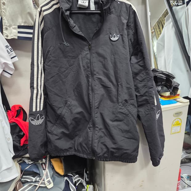 아디다스  삼선  바람막이   M