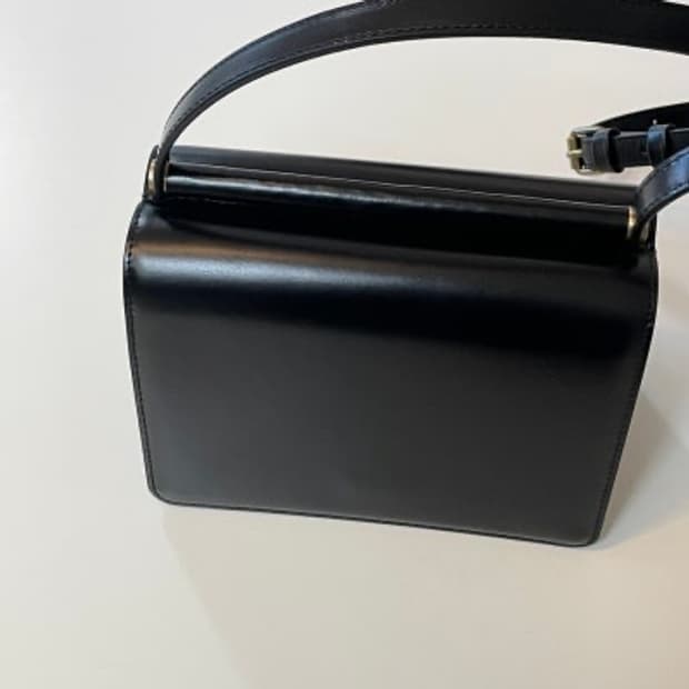 투티에 포멜 미니 블랙 크로스백