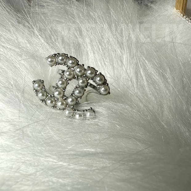 샤넬 진주 반지 실버